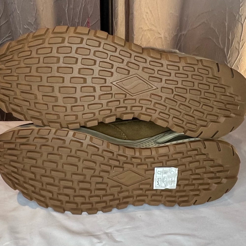 Skechers Brown Winter Boots Durable Comfort - Picture 3 of 6